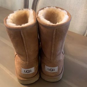 Ugg classic chestnut boots - barely worn, sz 5 US kids which are a size 7 womens